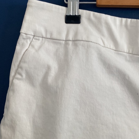 LOFT The Riviera Short Scalloped White - Picture 2 of 3